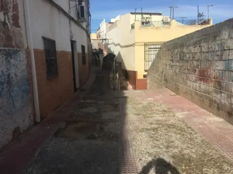 Casa en calle del Inspector Molinos, 7